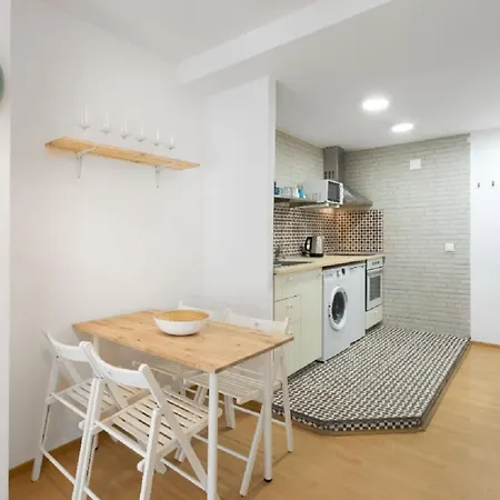 Lejlighed Flat Near The And Center Of 